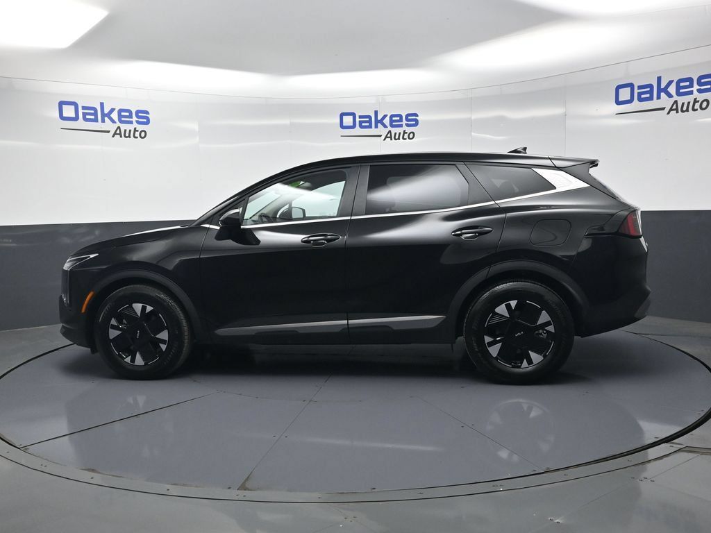 Certified 2026 Kia Sportage LX FWD image 4