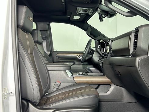 Used 2024 Chevrolet Silverado 2500 High Country w/ High Country Premium Package image 11