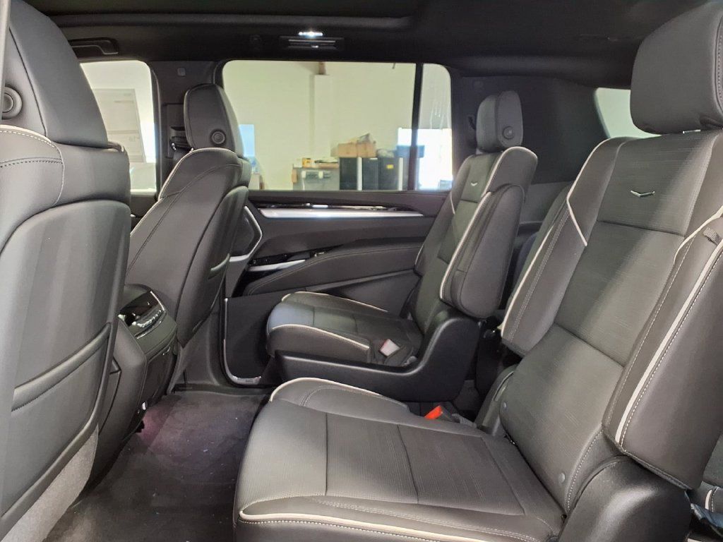 New 2026 Cadillac Escalade ESV Sport AWD/4WD image 11