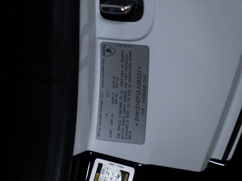 Used 2018 Lamborghini Huracan Performante image 16