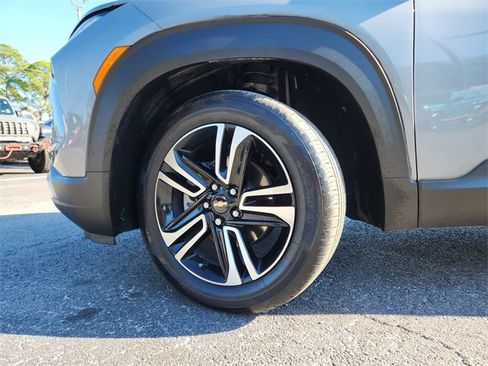 Used 2024 Chevrolet TrailBlazer LT w/ LT Cold Weather Package image 39