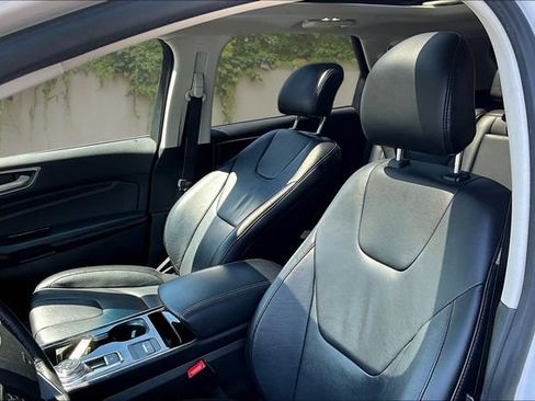 Used 2019 Ford Edge Titanium w/ Cold Weather Package AWD/4WD image 21