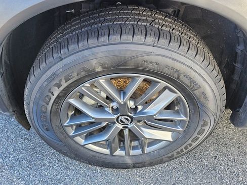 Used 2024 Nissan Rogue S image 8