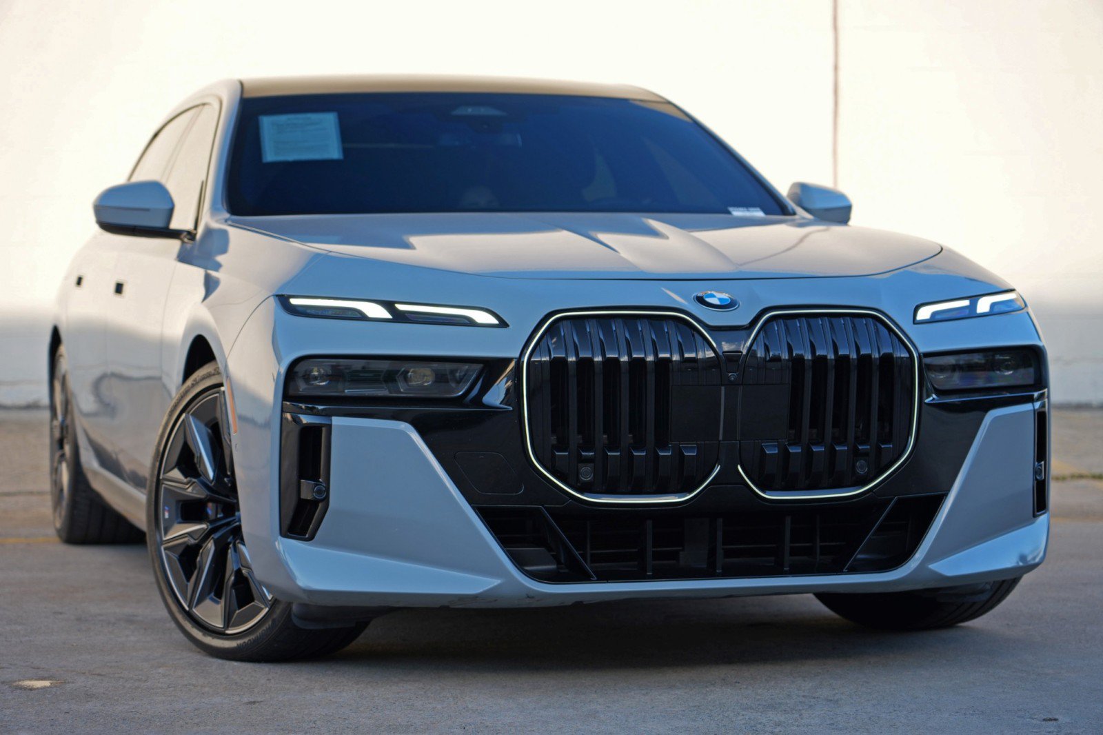 Used 2025 BMW 740i RWD image 4