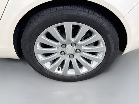 Used 2013 Buick Regal Premium FWD image 27