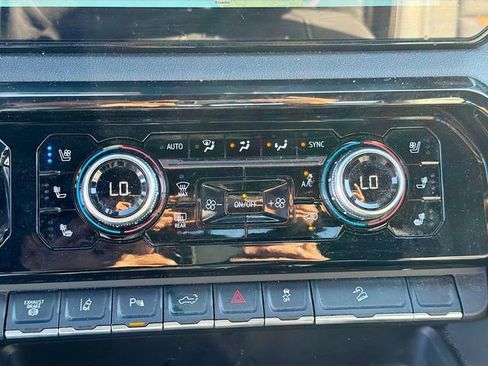 Used 2025 GMC Sierra 2500 AT4 w/ AT4 Premium Plus Package image 33