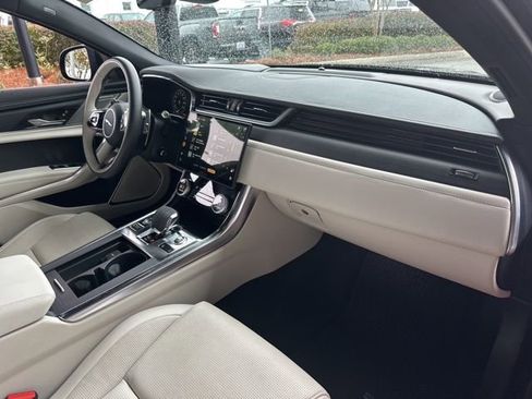 Used 2024 Jaguar XF R-Dynamic SE RWD image 34