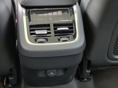 New 2026 Volvo XC60 B5 Ultra w/ Protection Package Premier image 11