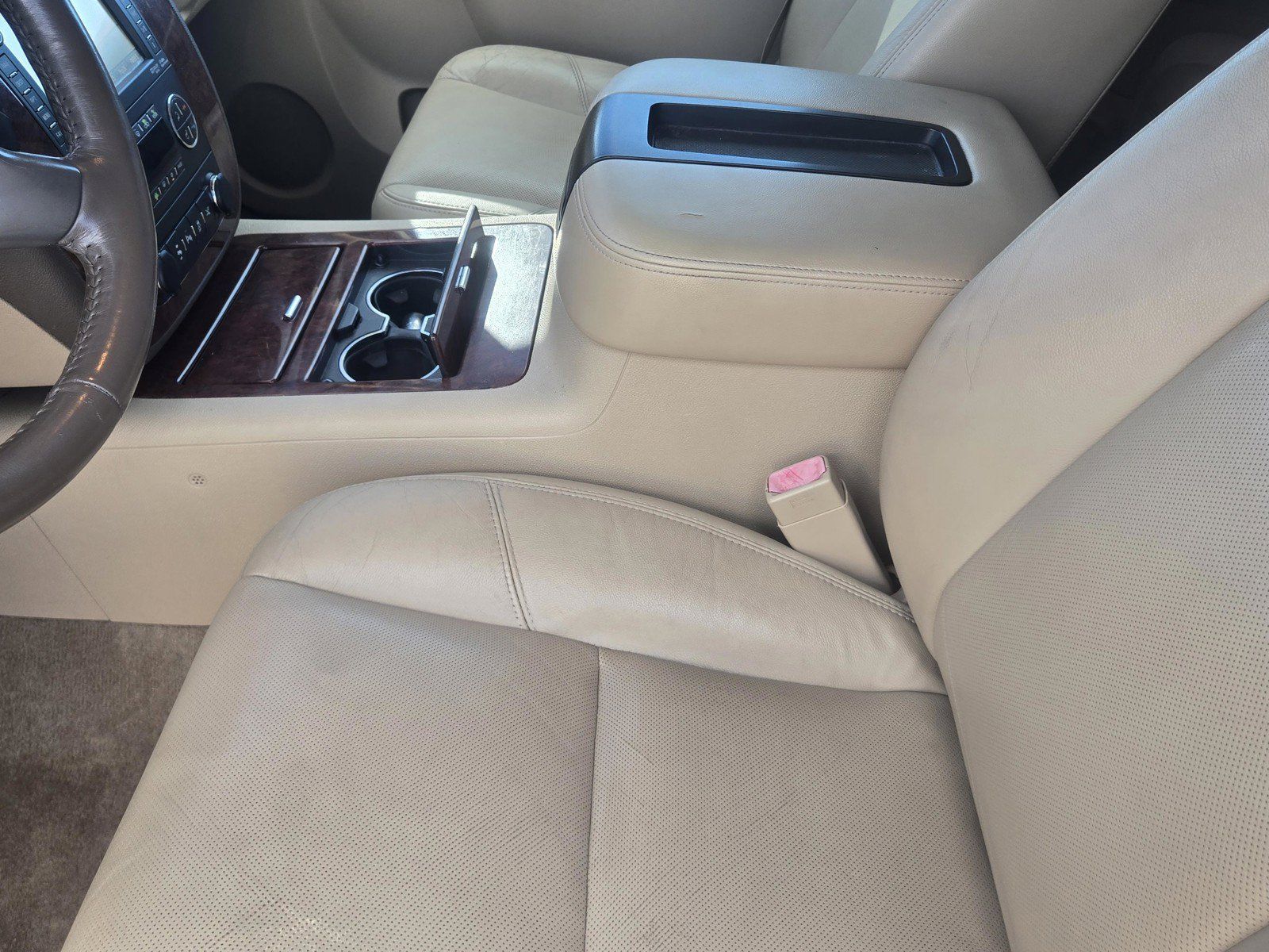 Used 2013 Chevrolet Suburban LTZ RWD image 13
