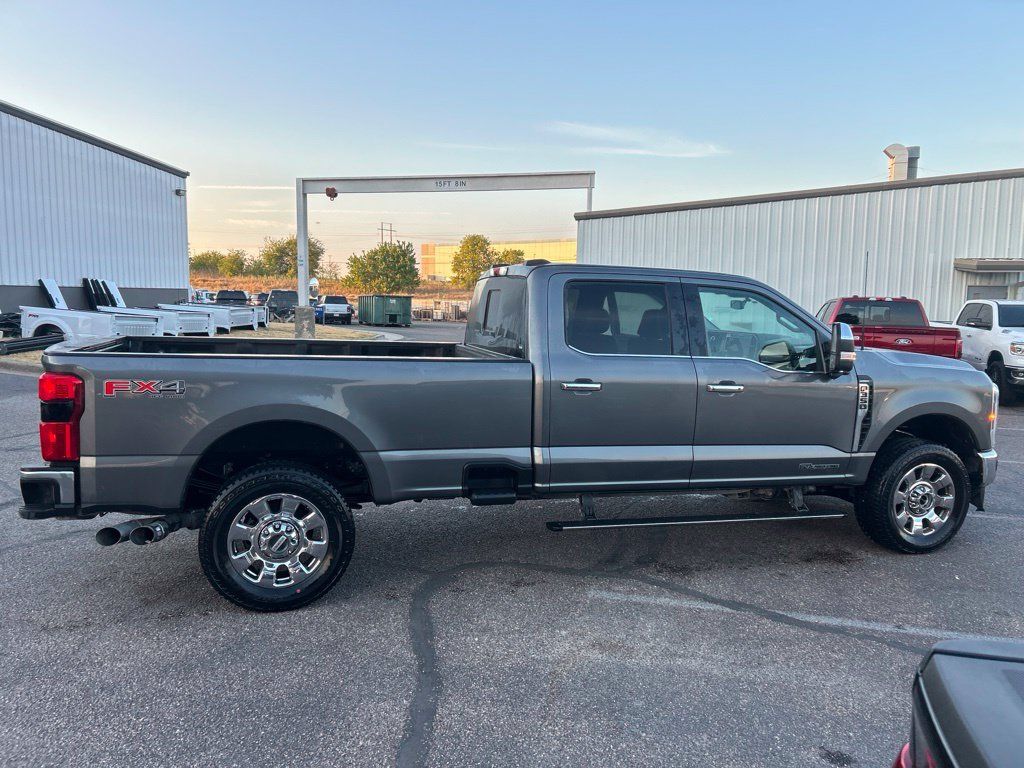 Used 2026 Ford F350 Lariat w/ Lariat Ultimate Package AWD/4WD image 4