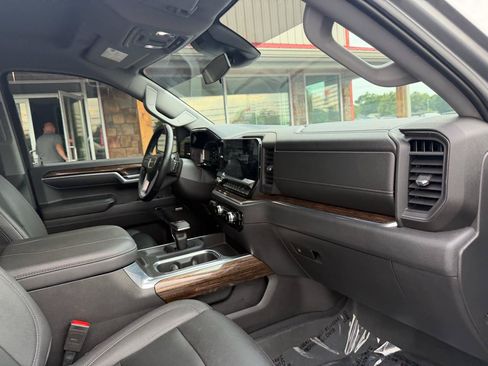 Used 2023 GMC Sierra 1500 Elevation w/ Elevation Premium Package AWD/4WD image 25