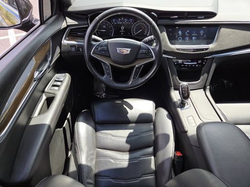 Used 2017 Cadillac XT5 Platinum w/ Driver Assist Package AWD/4WD image 32