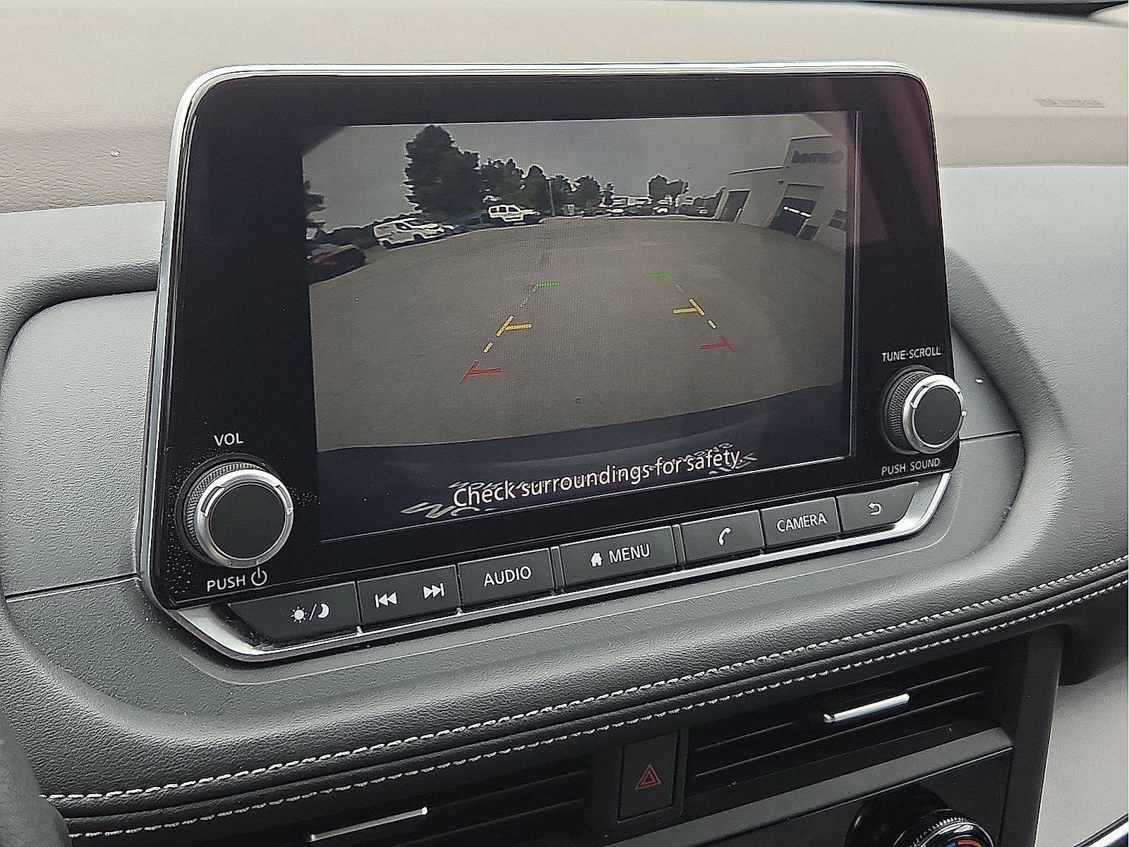 Used 2023 Nissan Rogue SV AWD/4WD image 17