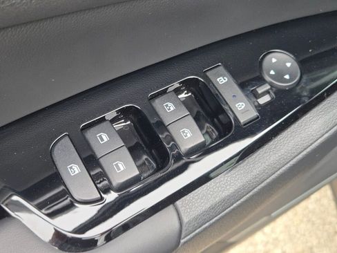 Used 2024 Kia Sportage EX AWD/4WD image 19