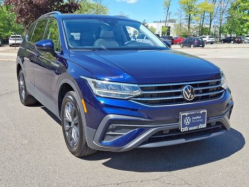 Used 2023 Volkswagen Tiguan SE w/ Panoramic Sunroof Package AWD/4WD image 2