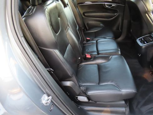 Used 2018 Volvo XC90 T6 Momentum w/ Convenience Package image 14