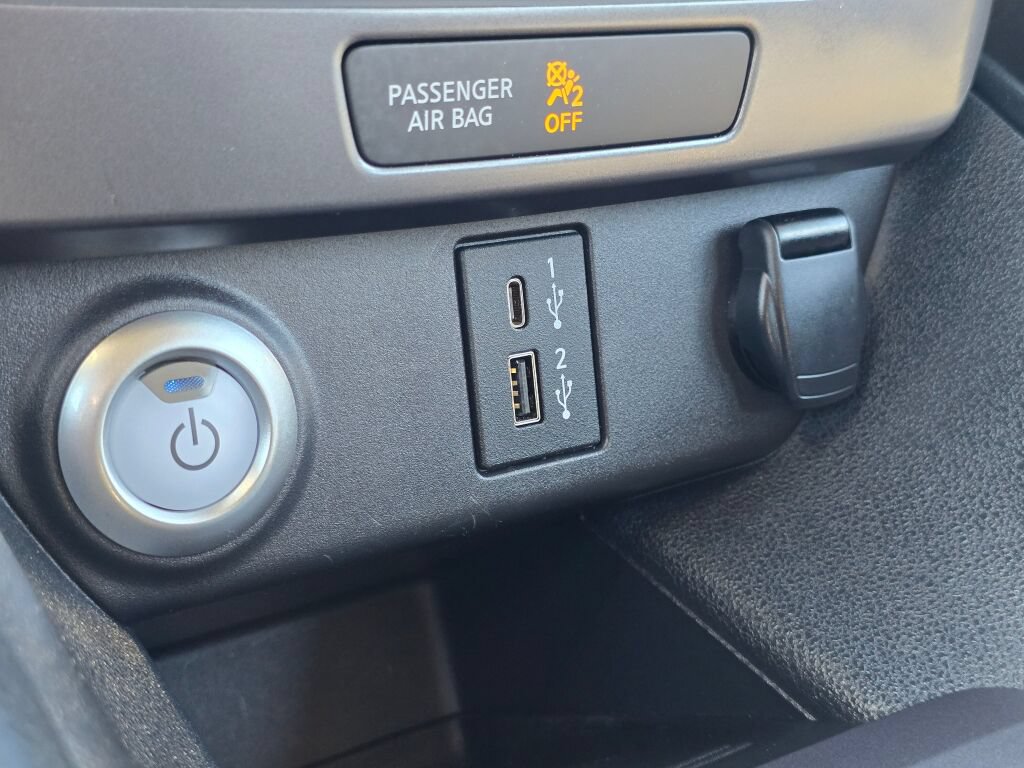 Used 2025 Nissan Leaf S FWD image 28