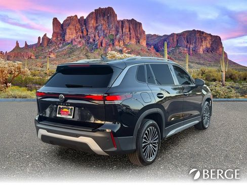 Used 2025 Volkswagen Tiguan S FWD image 7
