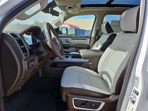 New 2026 RAM 1500 Laramie AWD/4WD image 13