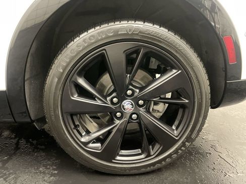 Used 2022 Buick Envision Essence w/ Technology Package II AWD/4WD image 28
