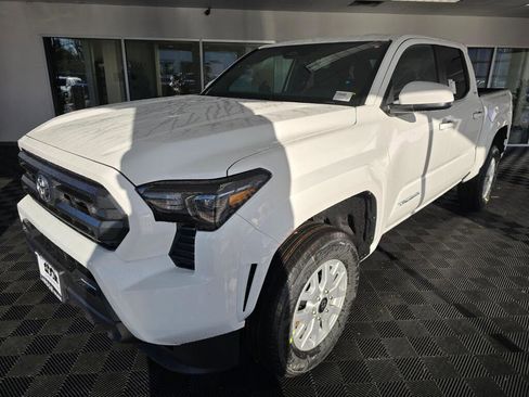 New 2025 Toyota Tacoma SR5 AWD/4WD image 8