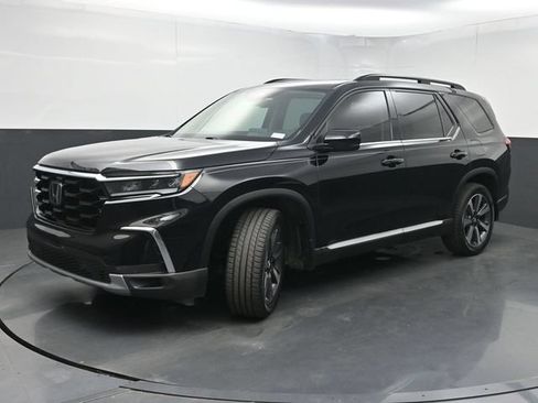 Used 2023 Honda Pilot Touring image 5
