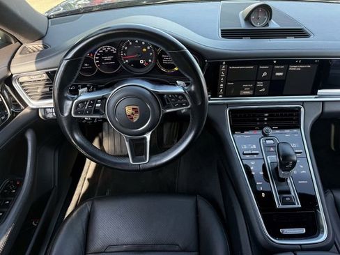 Used 2017 Porsche Panamera 4 AWD/4WD image 10