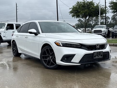 Used 2023 Honda Civic Sport Touring image 2