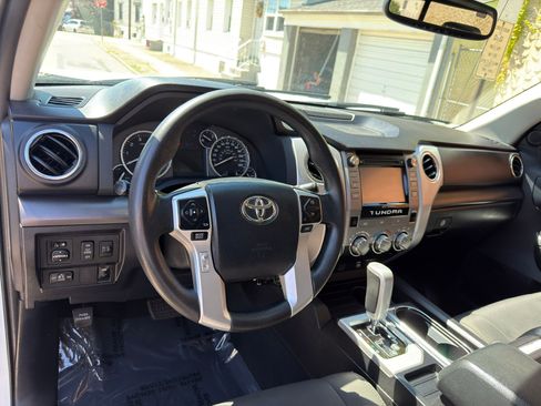 Used 2015 Toyota Tundra SR5 w/ TRD Off Road Package AWD/4WD image 22