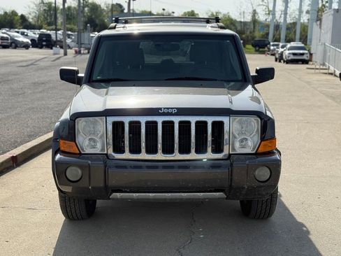 Used 2006 Jeep Commander Limited image 3