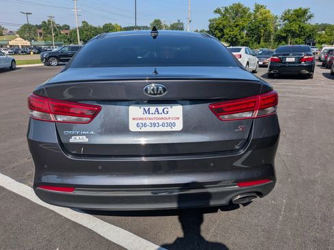 Used 2018 Kia Optima S w/ Panoramic Sunroof Package FWD image 4