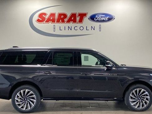 New 2026 Lincoln Navigator L Black Label AWD/4WD image 31
