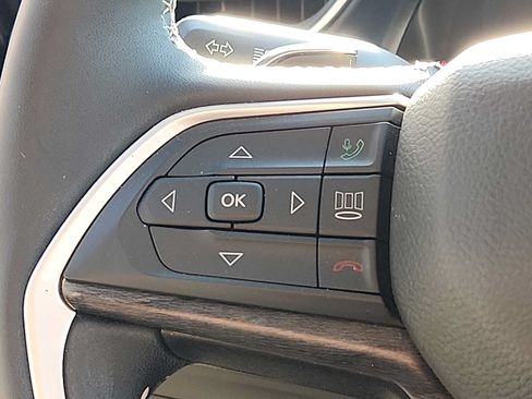 Used 2023 Jeep Grand Cherokee Limited AWD/4WD image 20
