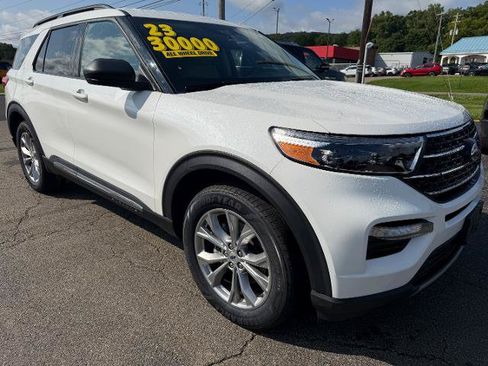 Certified 2023 Ford Explorer XLT w/ Equipment Group 202A AWD/4WD image 1