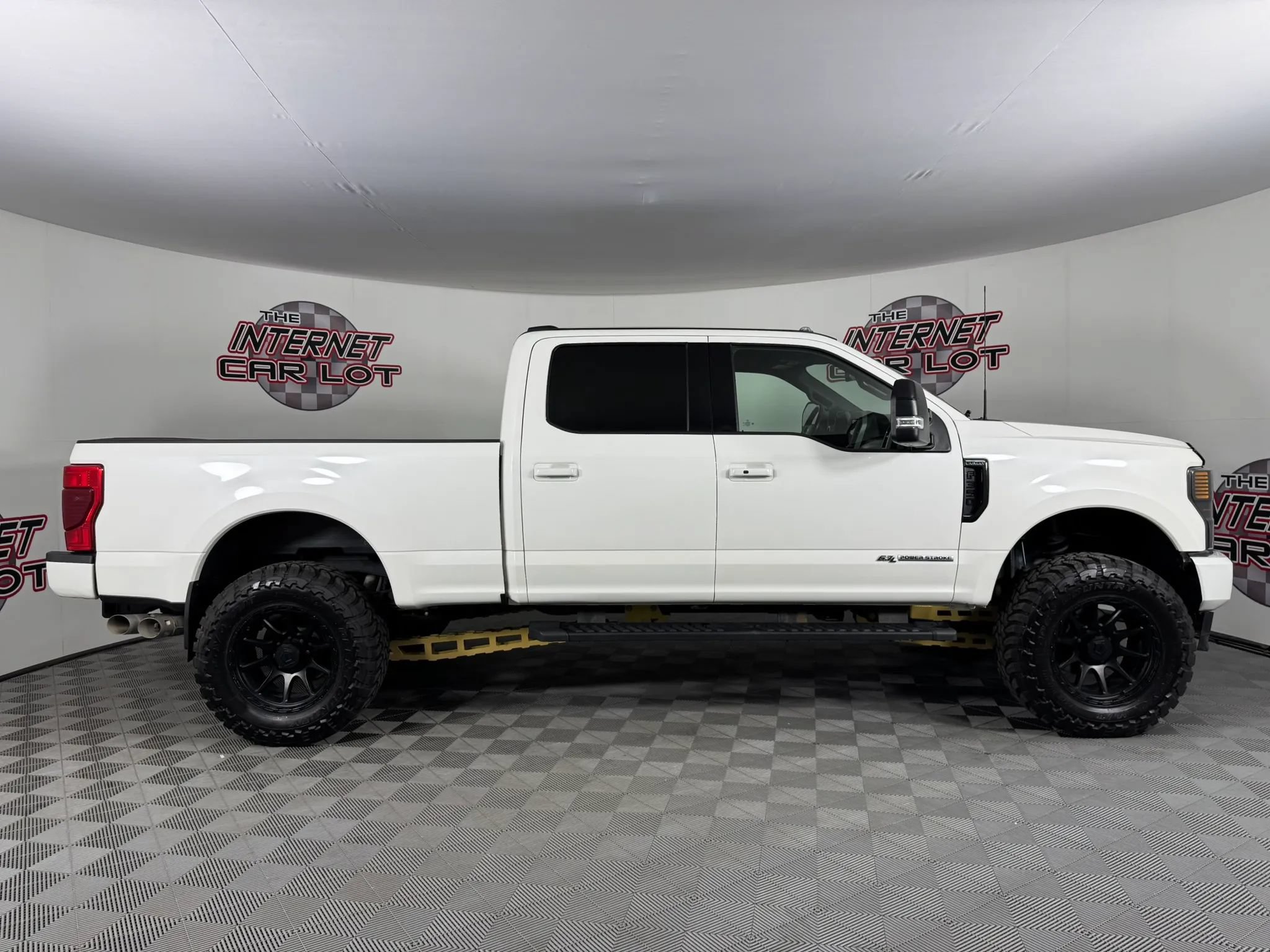 Used 2022 Ford F350 Lariat w/ Black Appearance Package AWD/4WD image 8
