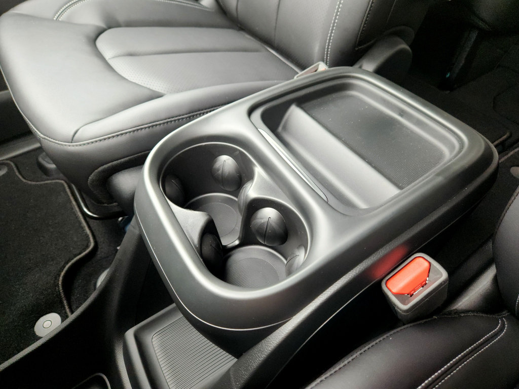 New 2027 Chrysler Pacifica Select FWD image 32