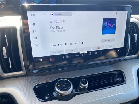 Used 2025 Ford Expedition Active image 21