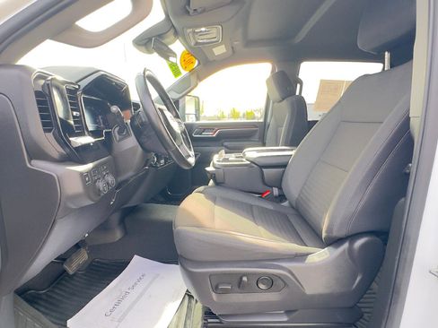 Used 2025 Chevrolet Silverado 2500 LT w/ Convenience Package image 16