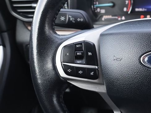 Used 2022 Ford Explorer XLT image 22