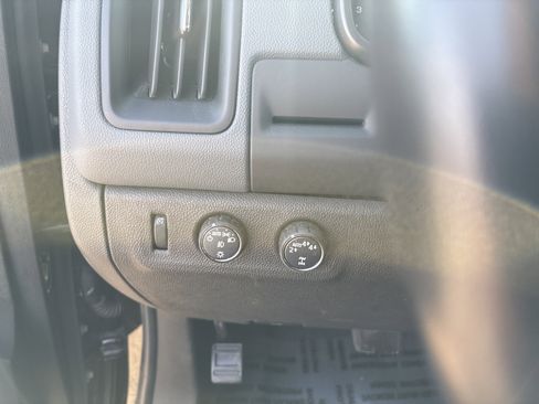 Used 2022 Chevrolet Colorado Z71 w/ Z71 Midnight Edition image 22