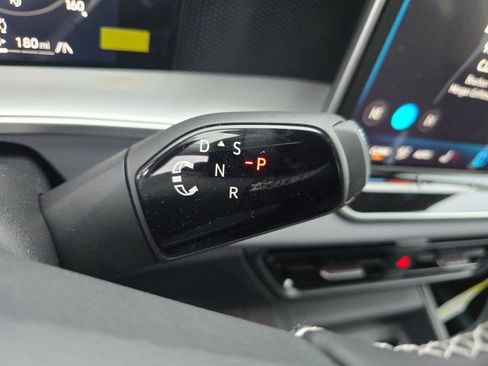New 2026 Volkswagen Tiguan SE AWD/4WD image 33