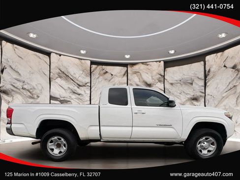 Used 2017 Toyota Tacoma SR5 image 8