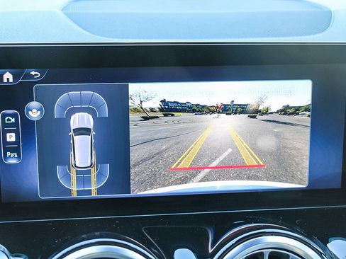 Certified 2025 Mercedes-Benz GLB 250 4MATIC image 24