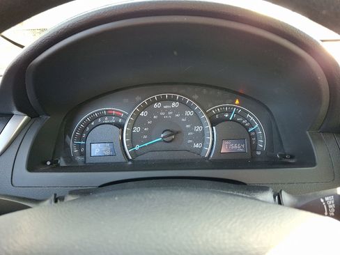 Used 2013 Toyota Camry LE image 19