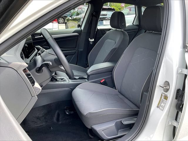 Certified 2025 Volkswagen Jetta Sport FWD image 6