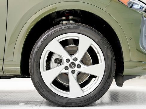 New 2025 Audi Q5 Premium Plus image 25