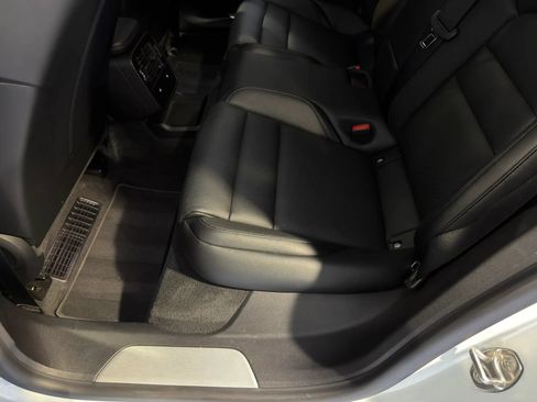 Used 2022 Porsche Taycan 4S AWD/4WD image 19