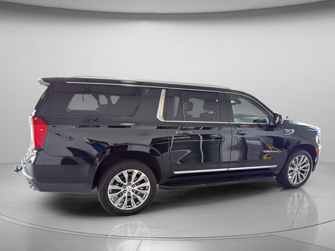 Used 2022 GMC Yukon XL Denali RWD image 6