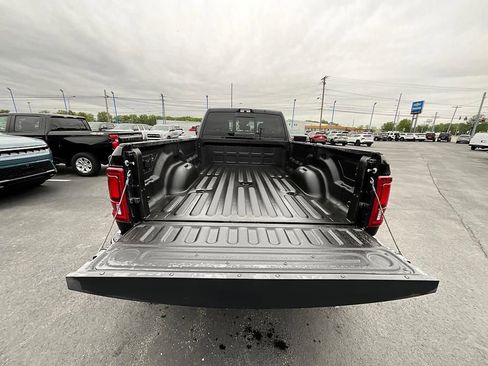 New 2026 RAM 3500 Big Horn AWD/4WD image 7