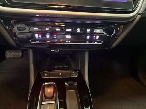 Used 2022 Chevrolet Bolt EUV Premier FWD image 21